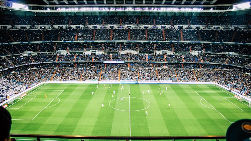 2026世界杯预选赛：西班牙与意大利的战术较量比赛镜头